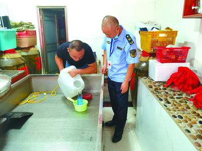 夏季食品安全检查 聚焦小作坊，守护舌尖上的民生防线